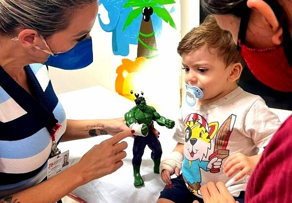 Setpar Solidária doa bonecos de super-heróis para tratamento humanizado na Santa Casa de Rio Preto